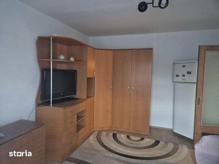 Garsonieră decomandată în Central