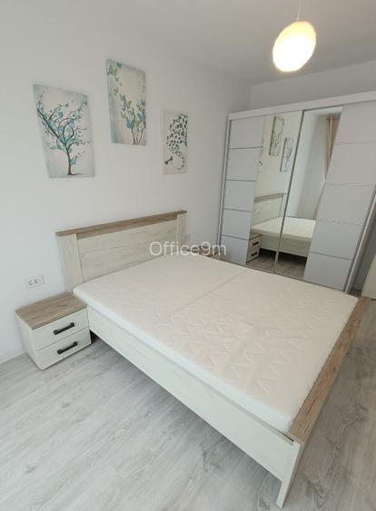 Mall Coresi - apartament 2 camere cochet - loc de parcare propriu - boxă
