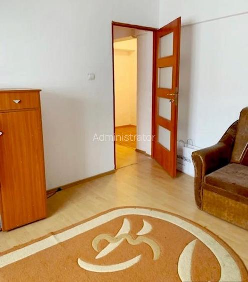 Apartament 3 camere, Precista