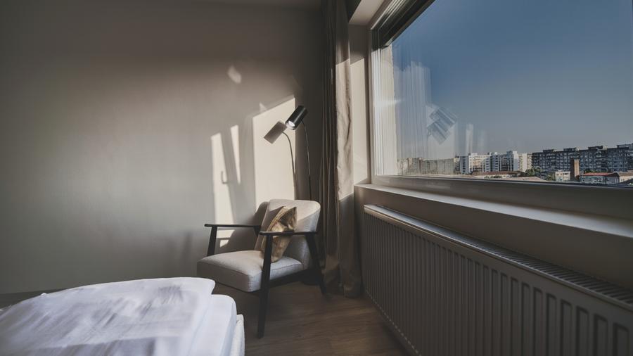 Comision 0 - zona Dacia, str.Labrint - Apt. 2 camere - renovat - 13