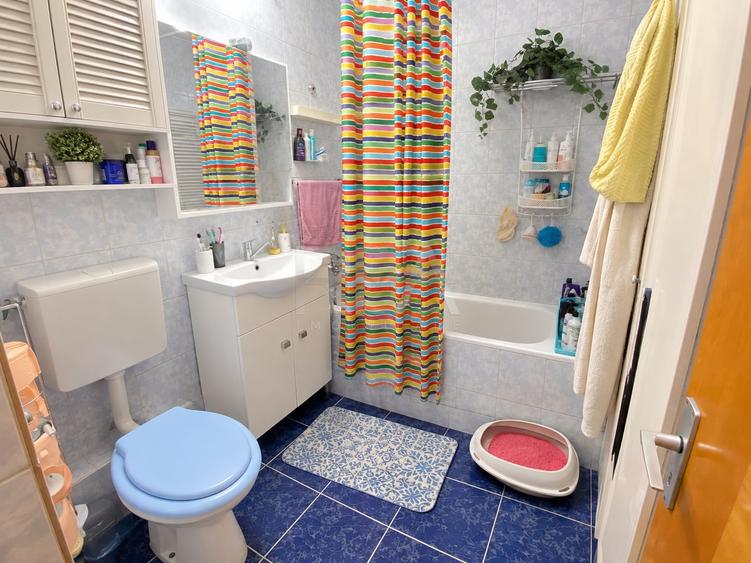 3 camere-Decomandat- Centrala Proprie- etaj 2/8- Calea 13 septembrie - 6