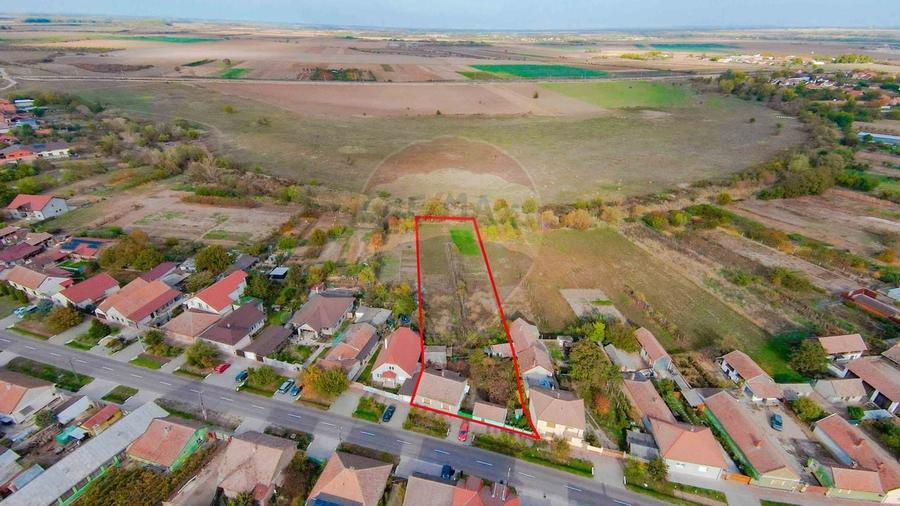 De vanzare casa cu teren de 3036 mp in Bors - 1