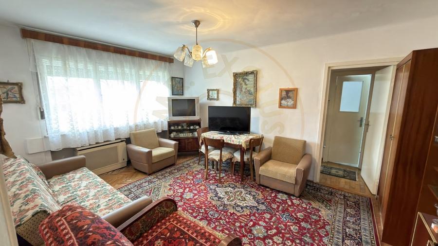 Apartament 3 camere MV1 Str. Gladiolei 6 Etaj III - Carei - - 2