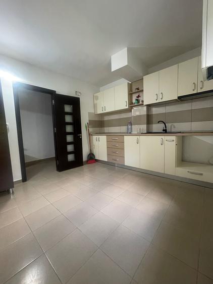 Apartament de vanzare - 4