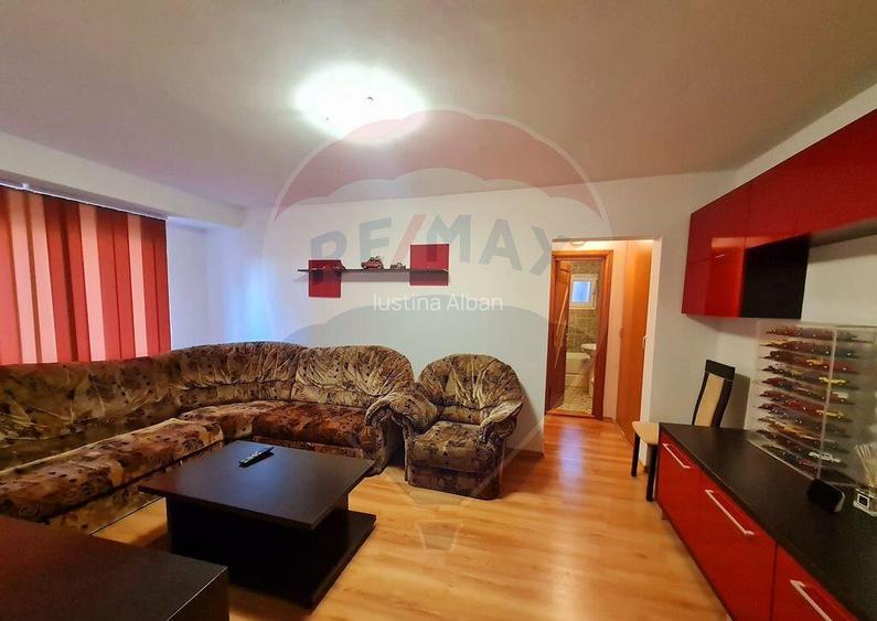 Apartament de inchiriat /Spatiu la parter