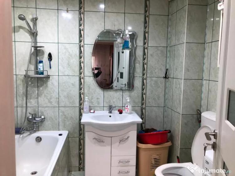 Apartament cu 3 camere semidecomandat în Baciu