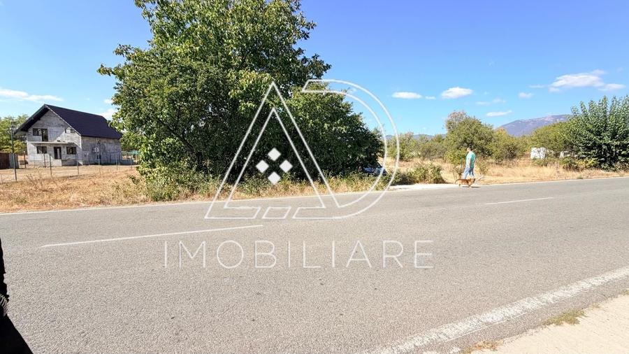 Teren intravilan de 2070 mp, în Runcu