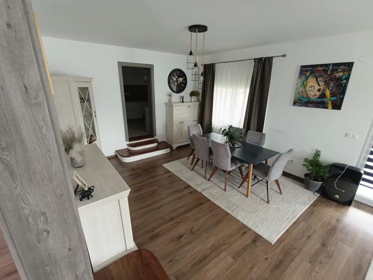 Casă cu 3 camere în Remetea