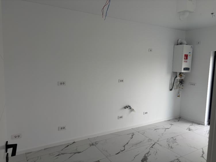 Casă individuală cu 3 camere cu Teren 300 Mp în Central