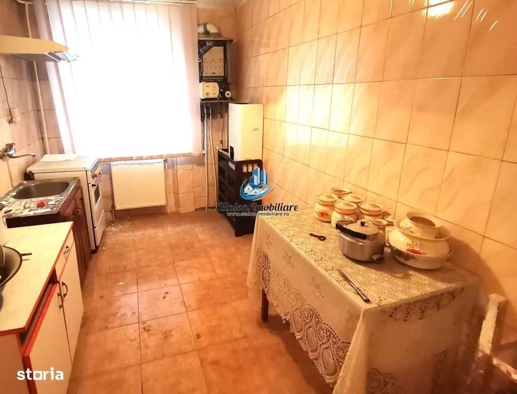 Apartament cu 3 camere decomandat în Sud