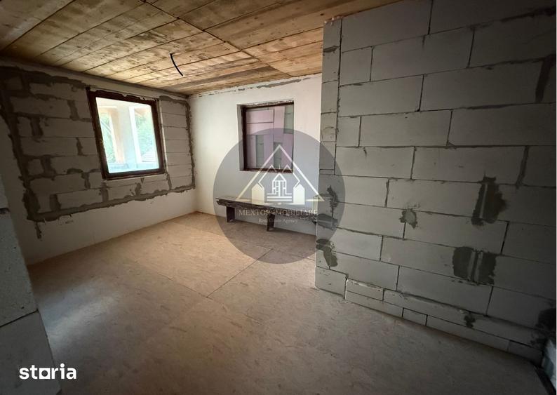 Casă cu 5 camere cu Teren 2500 Mp în Ațel