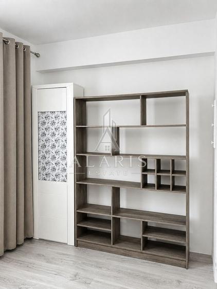 Apartament cu 3 camere semidecomandat, mobilat în Torontalului