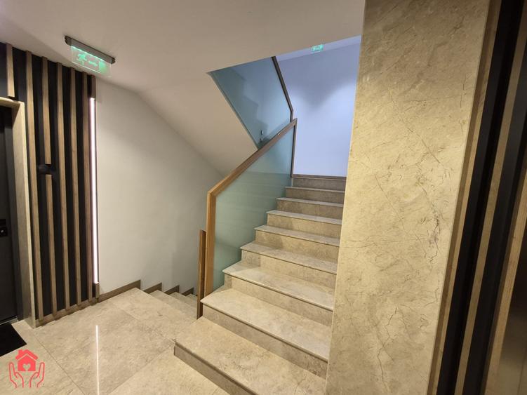 Apartament cu 3 camere semidecomandat, mobilat în Herăstrău