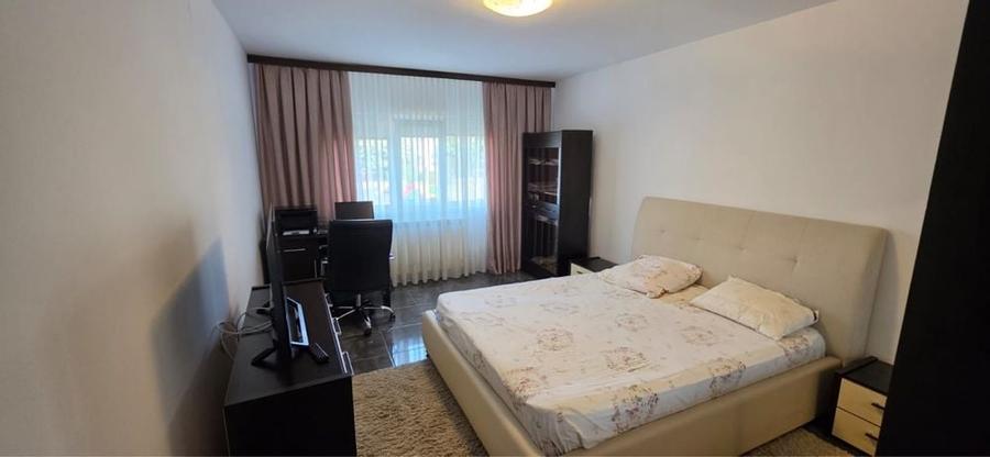 Apartament cu 2 camere decomandat în E3