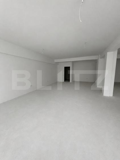 Spațiu comercial, de 90 mp, în Piața Centrală