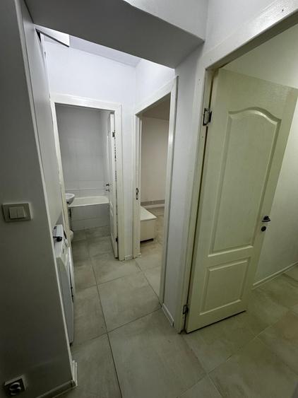 Garsonieră decomandată în Piața