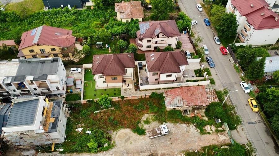 Casă individuală cu 5 camere cu Canalizare în Central
