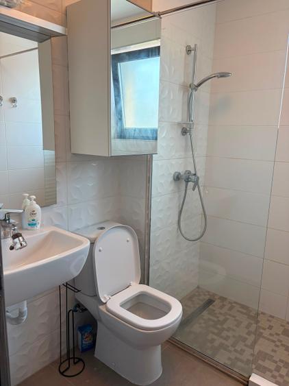 Apartament cu 4 camere decomandat în Politehnica