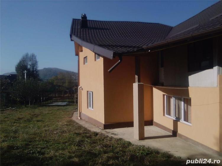 Casă cu 5 camere cu Teren 2500 Mp în Central