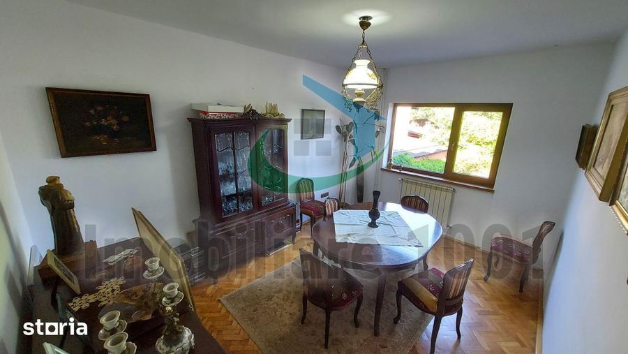 Casă cu 5 camere cu Teren 660 Mp în Central