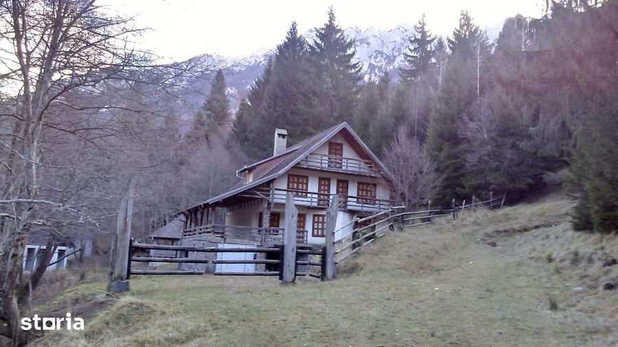 Vanzare Cabana in pitorerscul peisaj din Plaiul Foii, Zarnesti Brasov - 11