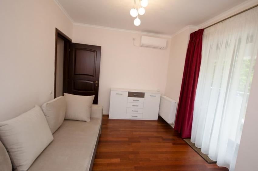 Apartament cu 3 camere decomandat în Kiseleff
