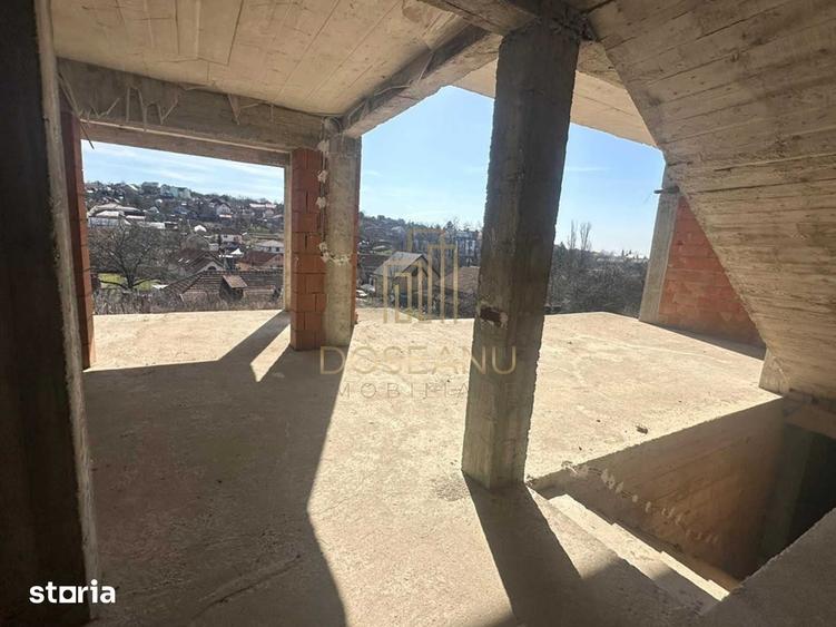 Casă cu 6 camere cu Teren 1200 Mp în Oncea