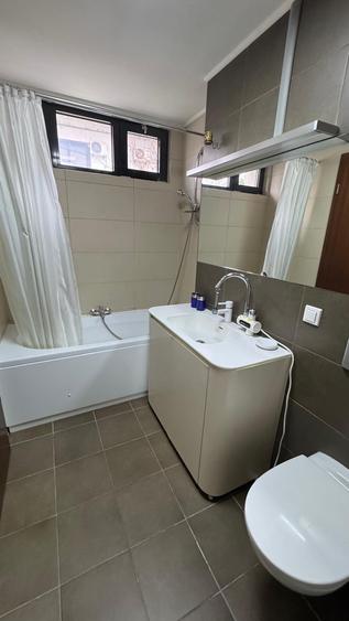 Apartament cu 3 camere decomandat, mobilat în Sisești