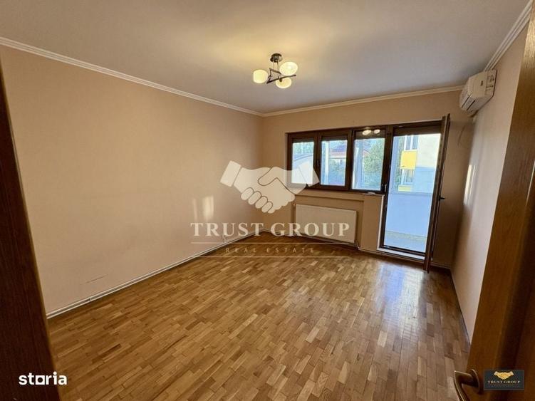 Apartament cu 3 camere decomandat în Domenii