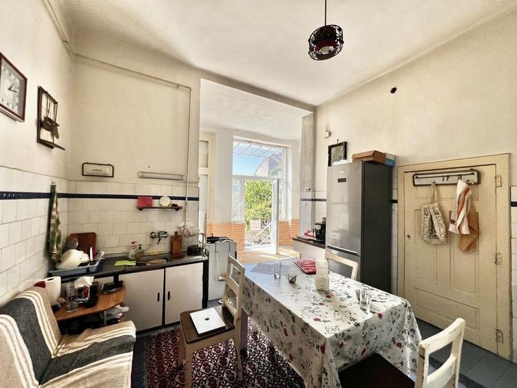 Casă cu 3 camere în Central