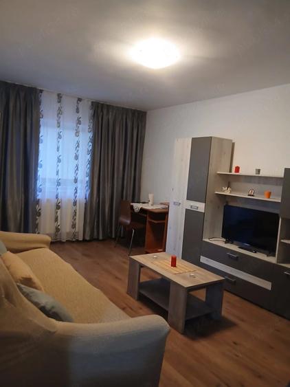 Apartament cu 2 camere decomandat în Galata