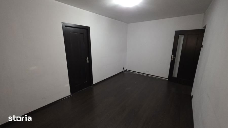 Apartament cu 2 camere semidecomandat în Km 4