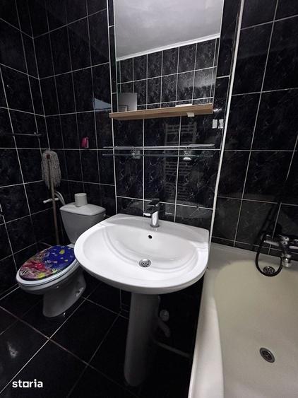 Apartament cu 3 camere decomandat în Obcini