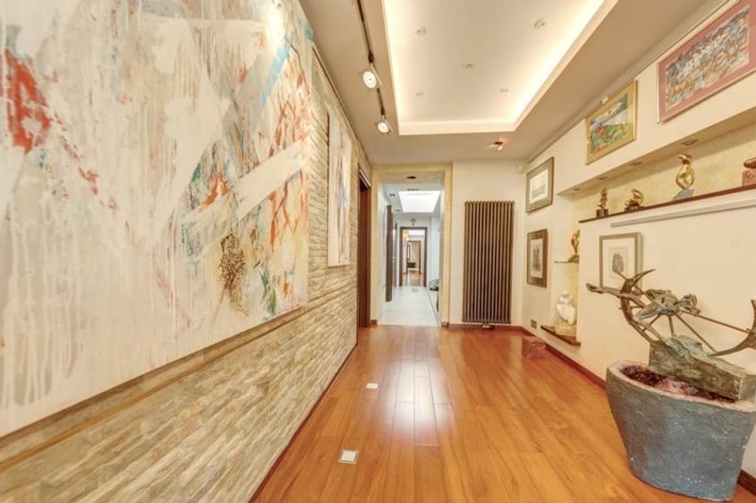 Penthouse cu 6 camere decomandat în Herăstrău