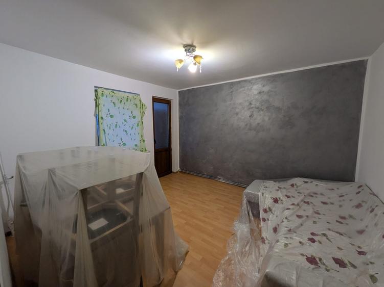 Apartament cu 3 camere decomandat în Sud