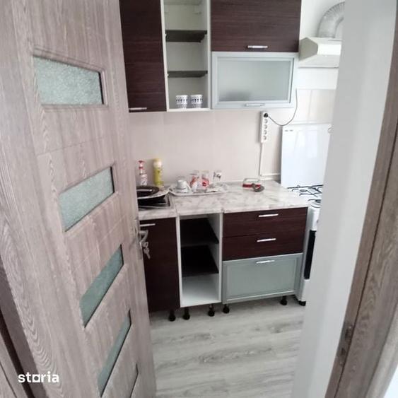 Proprietar,garsoniera prima inchiriere, mobila si electrocasnice noi - 5