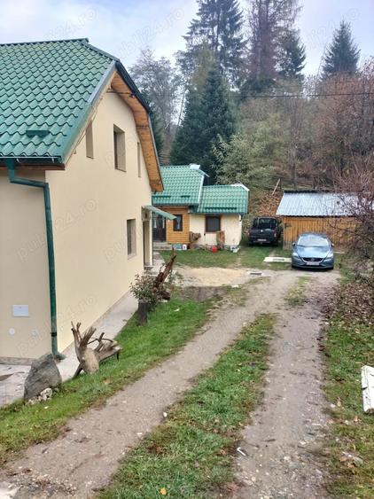 Casă cu 6 camere cu Teren 1300 Mp în Periferie