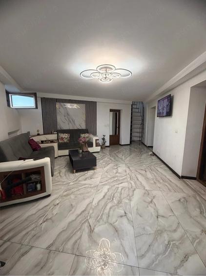 Casă cu Teren 100 Mp în Central