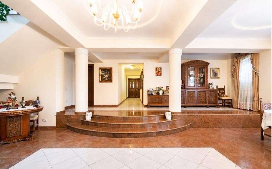 Vila in Damaroaia,aproape de lac,5 dormitoarere cu baie proprie,1000mp teren - 3