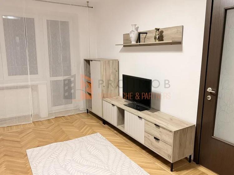 Apartament 3 camere cf 1 decomandat zona Crang - 2