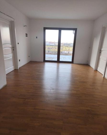 Casa finisata, teren 2500mp, Marginea - 3