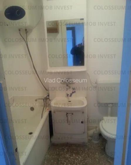 Garsoniera decomandata - zona Astra