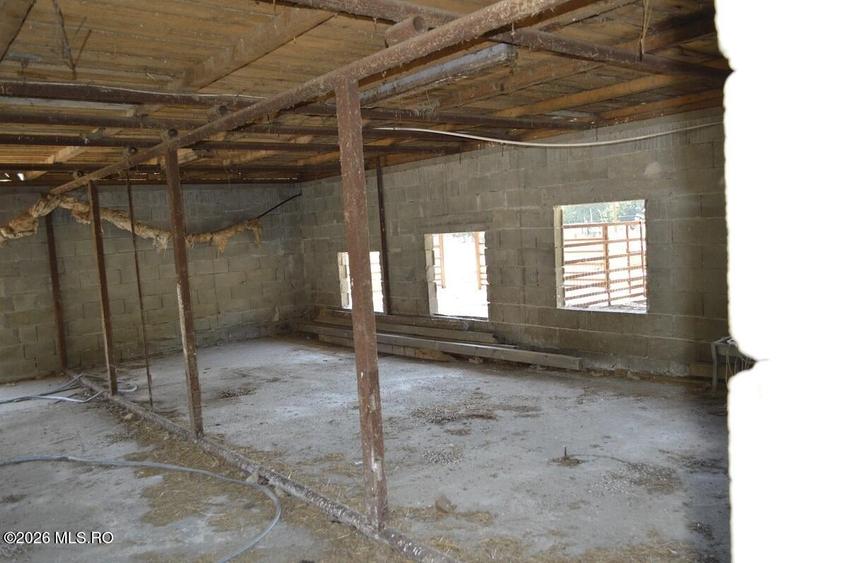 Bogati - Glimbocel, Ferma Zootehnica, Cladiri 1996 mp, Teren 4.89 ha - 27