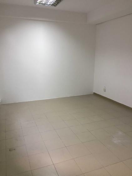 Spațiu comercial, de 12 mp, în Micro 6