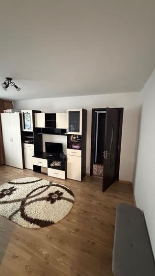 Ofer spre inchiriere apartament cu 2 camere recent renovat. - 4