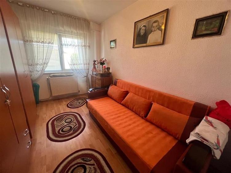 Apartament cu 3 camere decomandat - 70 mp - Zona Adriatica, Str. Aleea Visinului - 6