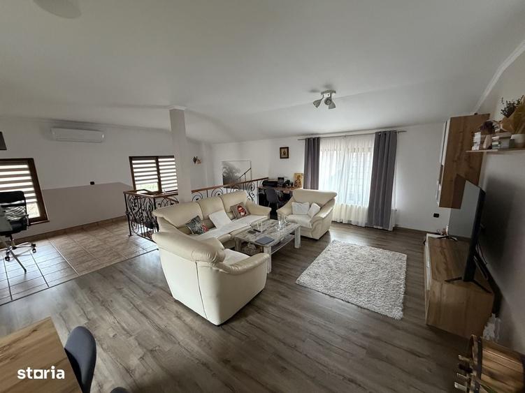 Casa de vanzare + Spatiu Comercial | 220 mp utili | curte 555 mp | - 2
