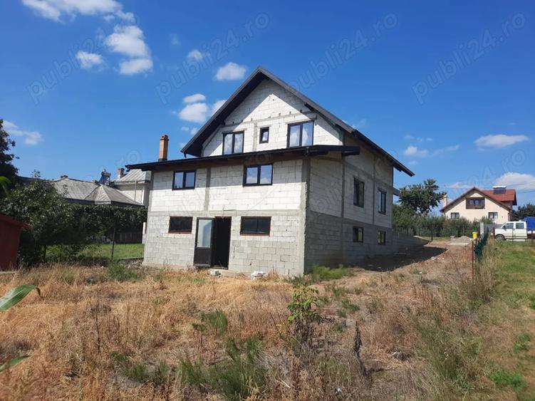 Casa in centrul comunei Preutesti, jud Suceava la 5 km de Falticeni! - 3