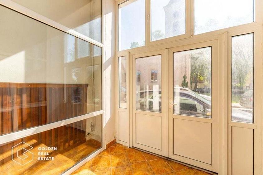 Cladire cu 24 camere, langa Castelul Regal Savarsin - 5