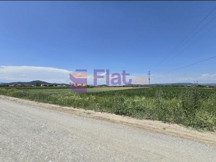 Teren intravilan de vânzare în Hărman, Brașov cu utilitati - 1